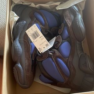 Yeezy 500 HIGH Tyrian 8.5